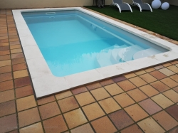 Plato para ducha solar de piscinas 80 X 110 mm blanco granallado