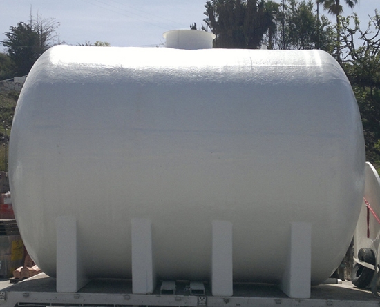 Depósito para agua potable vertical con patas 8000 lts